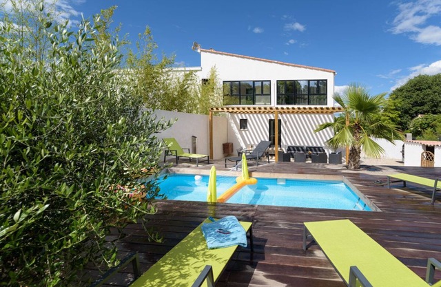 Villa T5 4 estrellas - contemporáneo en Montpellier con piscina