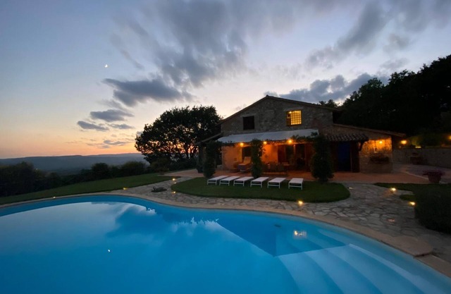 Villa I Grifoni, luxury villa near Todi with private pool, A/C, panoramic views