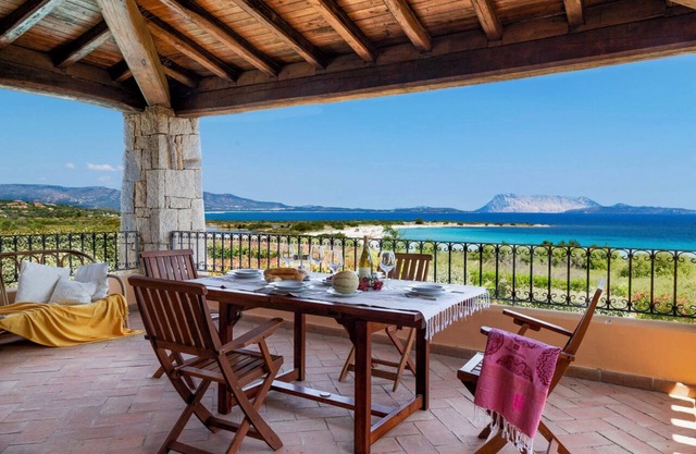 Villa "Ida Isuledda" con piscina, jardín y Wi-Fi