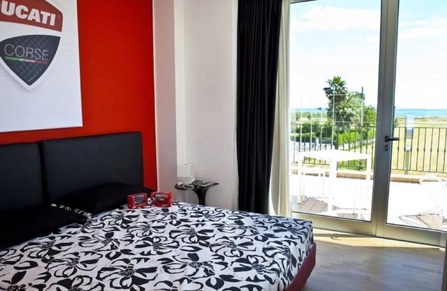 IMAGO VILLA - SALA DE DUCATI