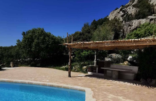 Casa vacacional Inmerso en la naturaleza con piscina privada, capacidad para 8 personas, norte de Cerdeña, cerca de Porto Cervo