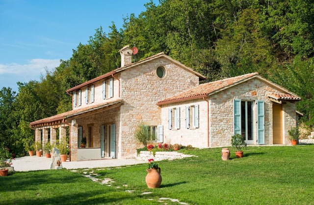 Villa en Acqualagna con Piscina y Naturaleza