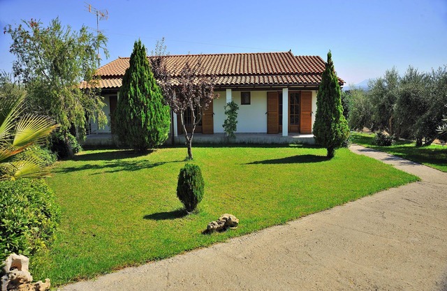 Villa en Adele con piscina y vistas al olivar