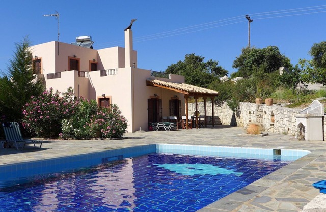 Villa en Axos con piscina y playa cerca
