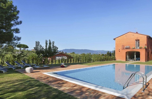 Villa en Colle Di Compito con 3 habitaciones, capacidad 6
