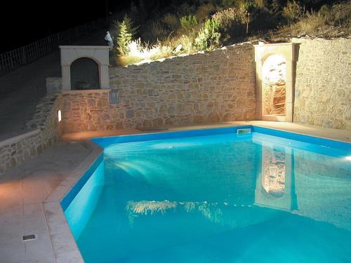 Villa in Crete with Private Pool & Views