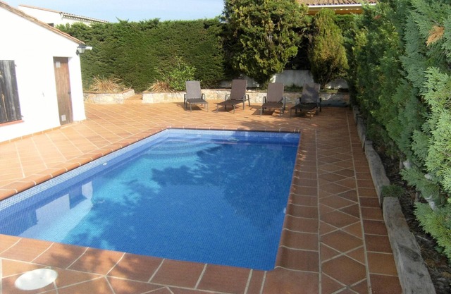 Villa en Estartit con piscina privada y jardín