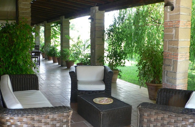 Villa in grande parco con piscina