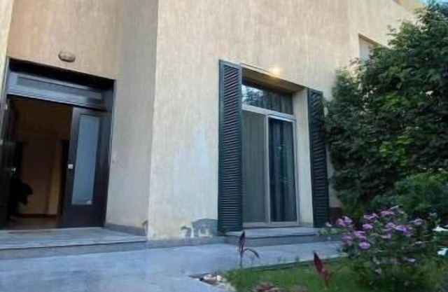 Villa in Greya Inside Beverly Hills