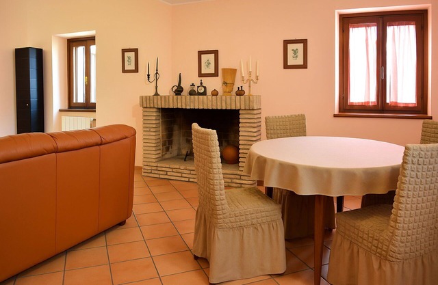 Villa en Campli con 3 habitaciones, capacidad 8
