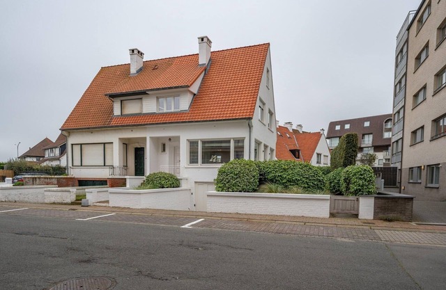 Villa en Knokke cerca de Alberstrand