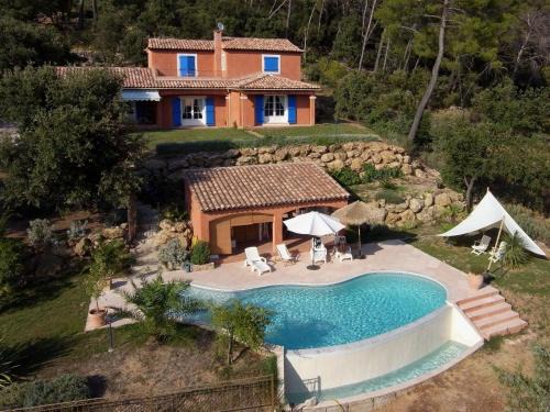 Villa in Lorgues with Private Pool