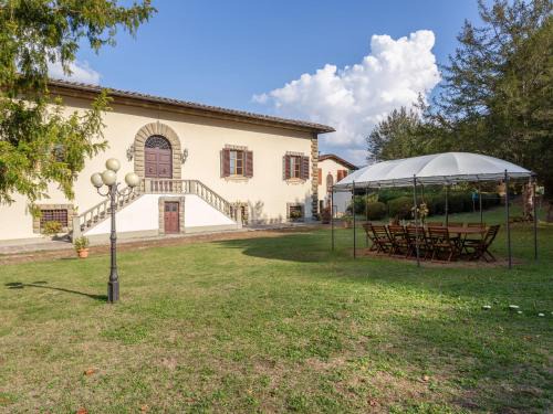 Villa in Mugello Hills with Private Pool