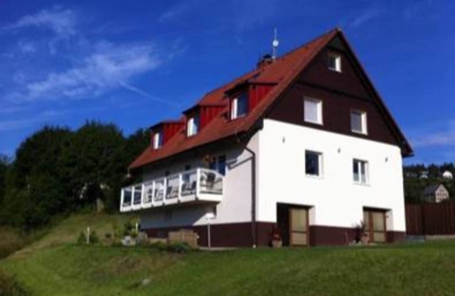 Villa en Nové Mesto con vistas a montañas