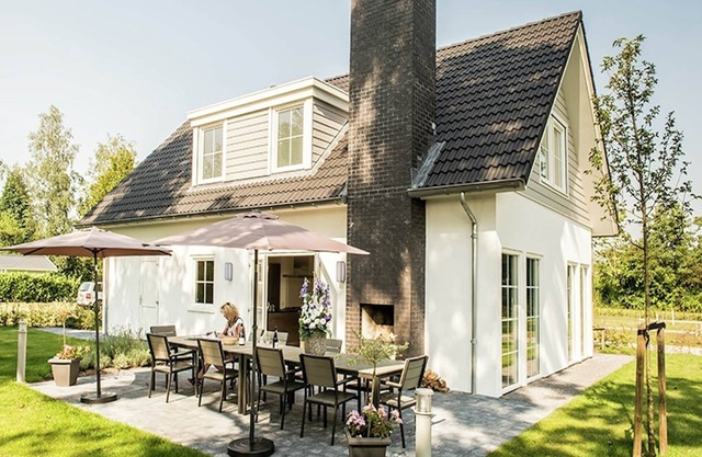 Villa en Parc de Kievit con Jardín y Chimenea