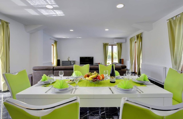 Villa en Pazin con piscina privada