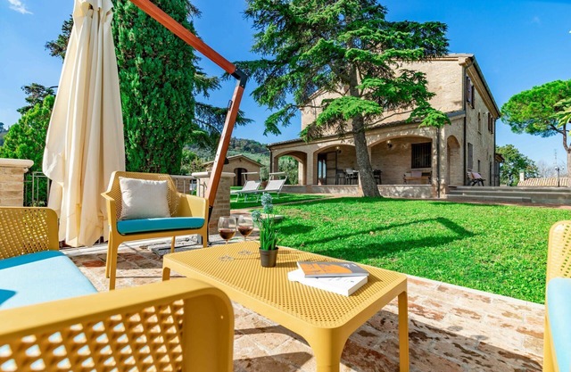 Villa en Pesaro con 4 habitaciones, capacidad 10