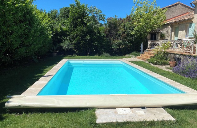 Villa in Provence with Swimming Pool and petanque ground