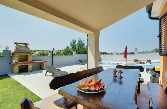Villa en Pula con playa de mar