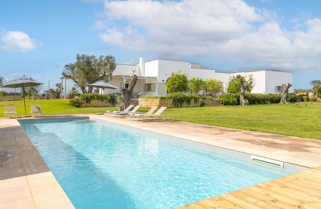 Villa en Ruffano con 5 habitaciones, capacidad 10