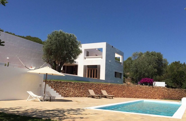 Villa in San Carlos with 4 bedrooms sleeps 8