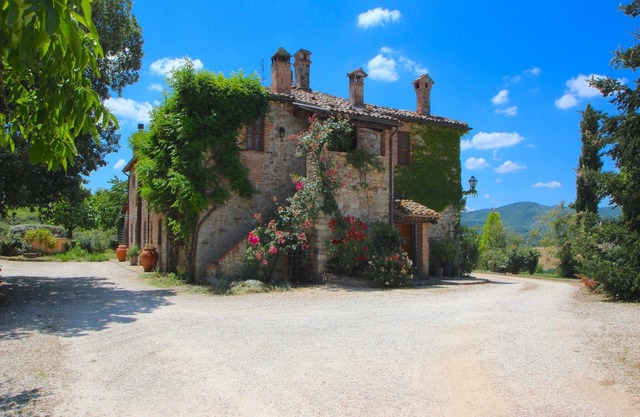 Villa en San Venanzo con Piscina y Sauna