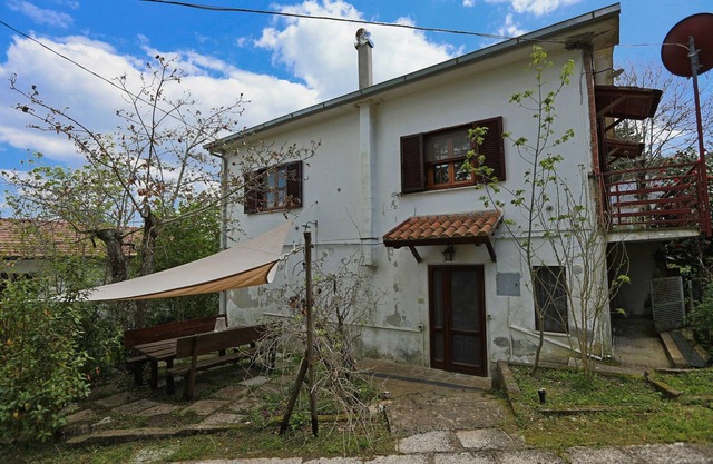 Villa en Sassetta con jardín botánico privado
