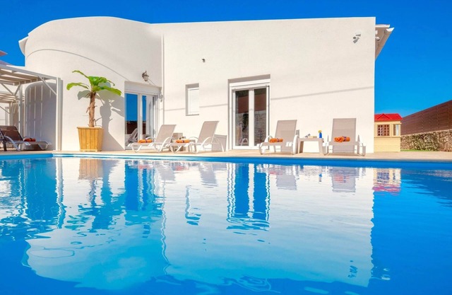 Villa frente al mar con piscina privada