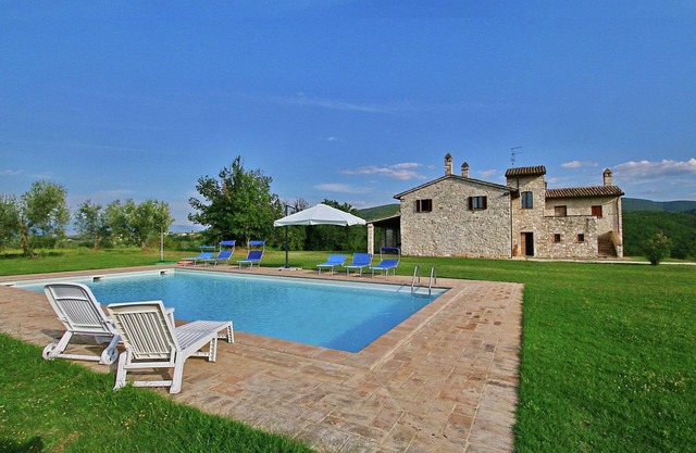 Villa en Torri con Vistas y Piscina