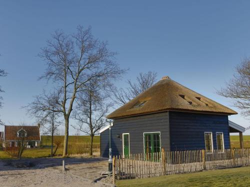 Villa in Wieringer Park with Garden