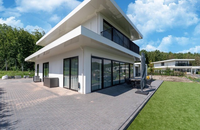 Villa en Zeewolde con jardםn