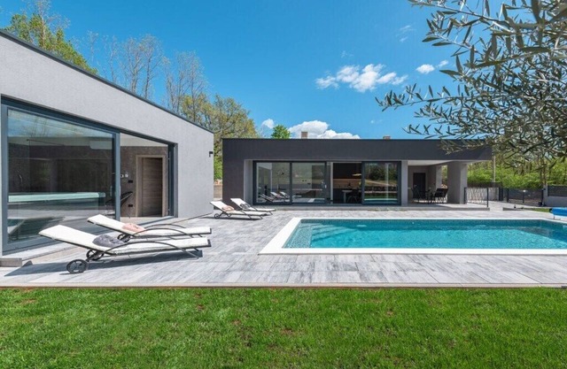 Villa en Županići con piscina
