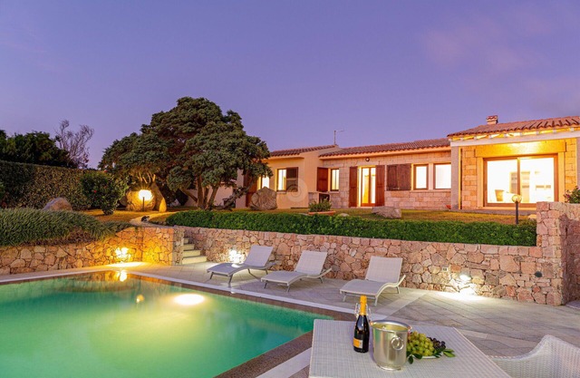 Villa en Santa Teresa Gallura con 5 habitaciones, capacidad 10