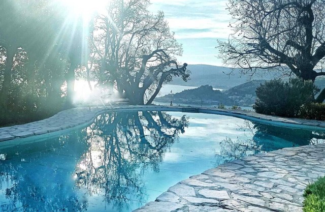 Villa, increíble vista al lago, piscina y playa privada en Trevignano Romano