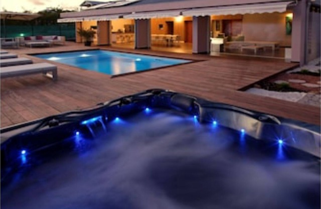 Villa Indigo - La Coulée Bleue, pool, spa, garden, 8 people