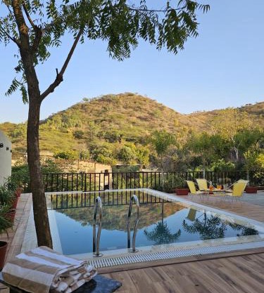 Villa Insignia - Full Villa 3 BHK with Private Pool and Parking
