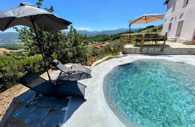 villa ipnotica - Spoleto 14 kms - amazing views - sleeps 7 - exclusive pool