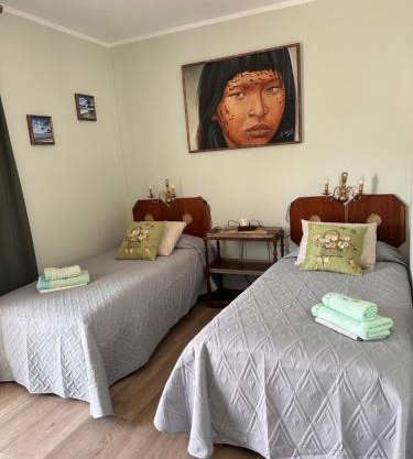 Villa IRI Habitación N 2 con un baño compartido , balcón