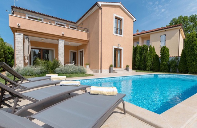 Villa Island View nearby Pula – Crovillas GmbH