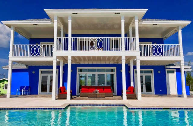 Villa Isoela ... SU EXCLUSIVO rincón de PARADISE (Villa nueva frente a la playa)