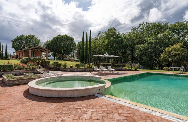 Villa en Castroncello con 6 habitaciones, capacidad 12