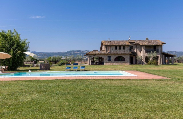 Villa en Santa Maria Degli Angeli con 3 habitaciones, capacidad 9