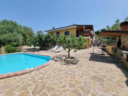 Villa Dei Santi, Azzurro