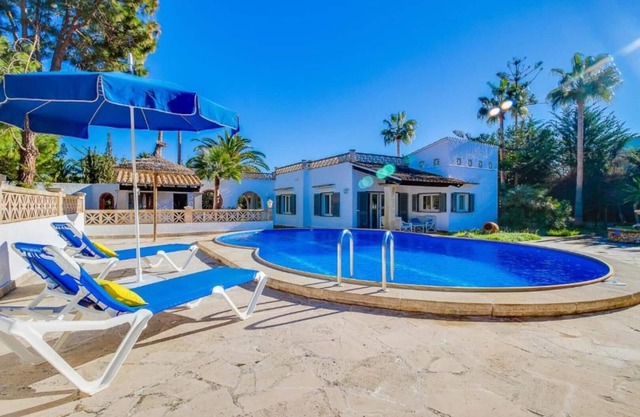 Villa Julieta cerca de la playa con piscina y Wi-Fi
