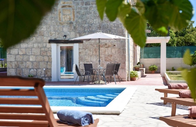 Villa Kamena with private pool