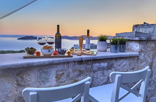 Villa Kanada - Casa de 2 dormitorios con terraza y vistas al mar
