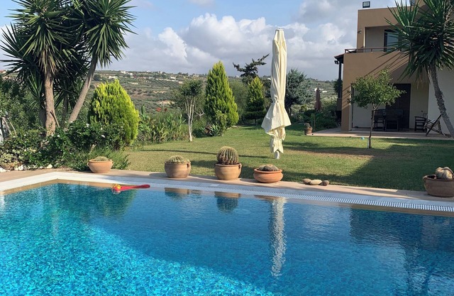 Villa Karteros Luxury Villa