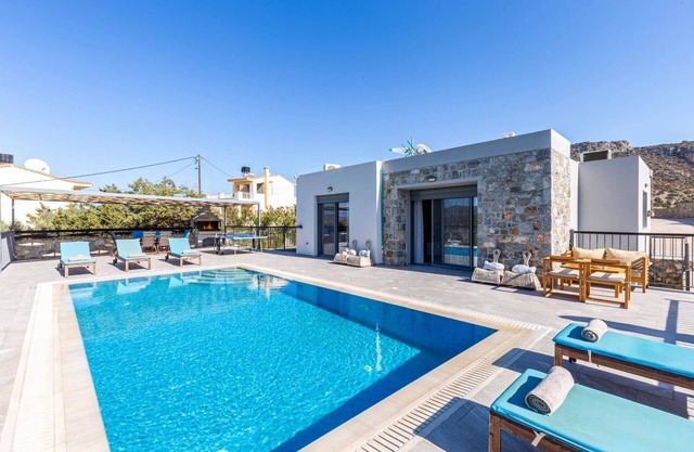 Villa Kastalia by Villa Plus