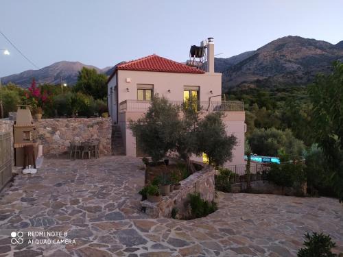 "Villa Kastania" Melidoni, Chania, Crete