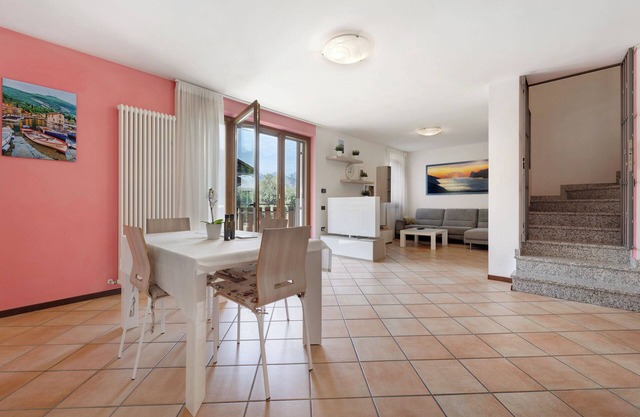 Villa 'Katzemburg 5+' con vistas al lago, jardín privado y Wi-Fi